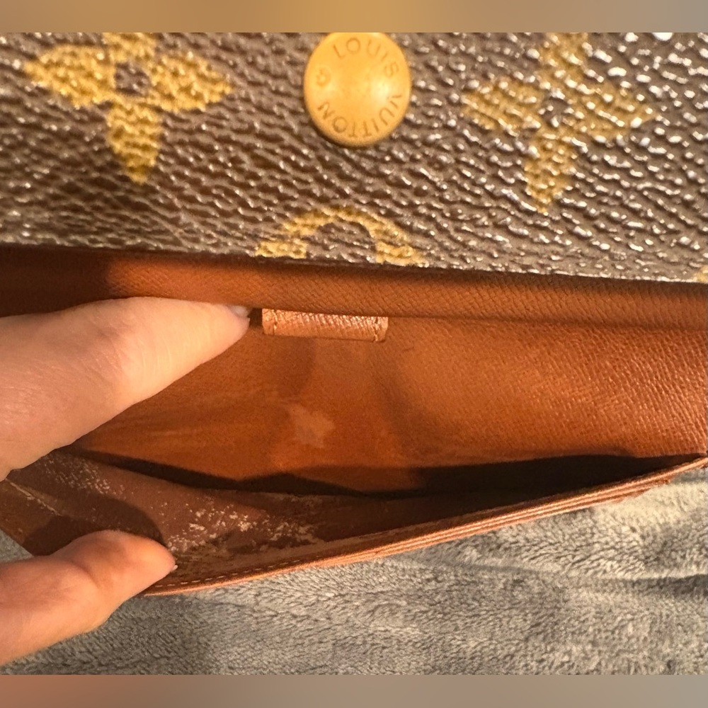 Authentic Vintage Louis Vuitton Monogram Sarah Wallet - Picture 11 of 12